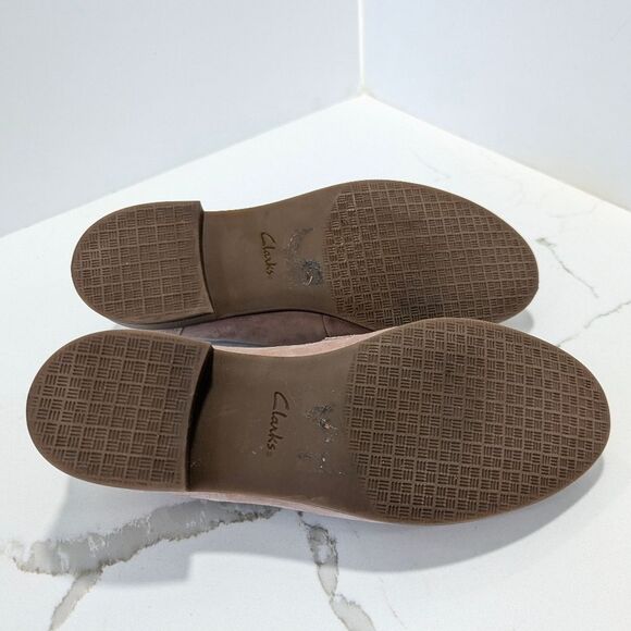 Clarks Women's Trish Rose Penny Oxford Loafer Rose Suede leather size 6.5 comfy - Picture 8 of 8